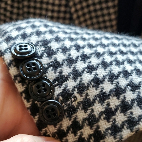 Classic Houndstooth Blazer for Men - Picture 2 of 7